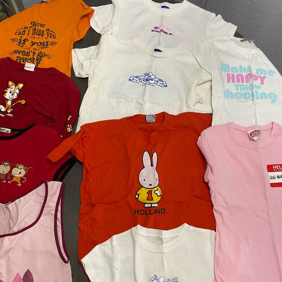 Tops - Women’s small / Xs graphic tees ten pairs